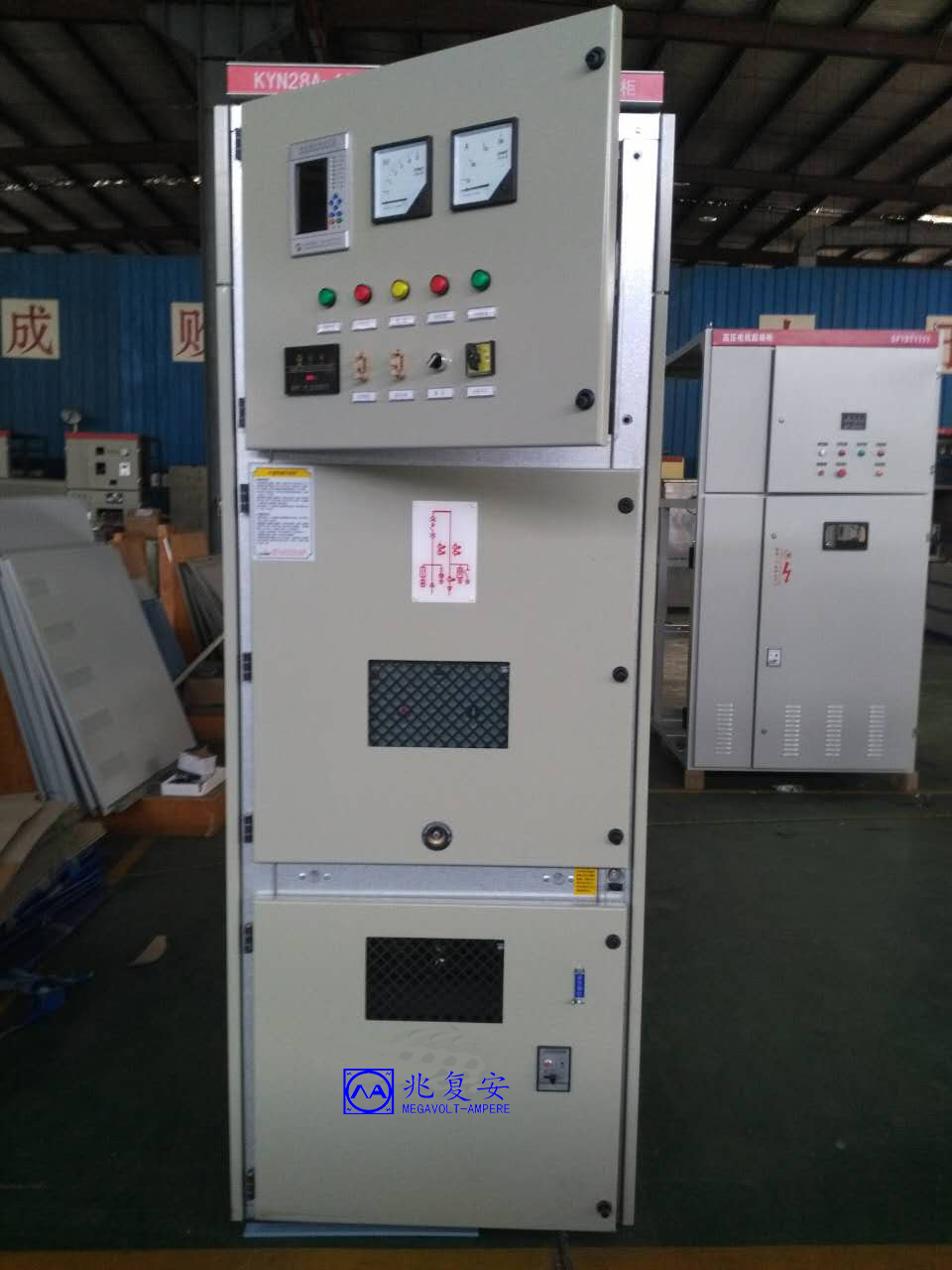 KYN28-12型鎧裝中置移開式交流電機運行柜